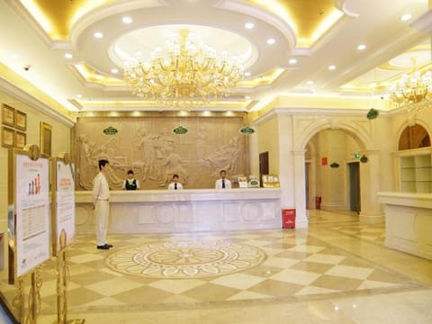 Vienna Hotel Shenzhen International Exhibition Center Fuhai Qiaotou Vacation rental in Shenzhen