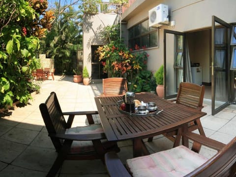 Cowrie Cove Guest House Bed and Breakfast in Umhlanga