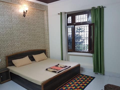 Sonu Guest House Bed and Breakfast in Rishikesh