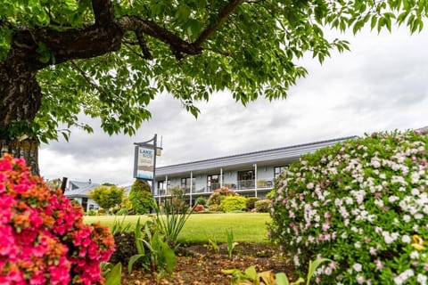 Lakeside Motel & Apartments Vacation rental in Te Anau