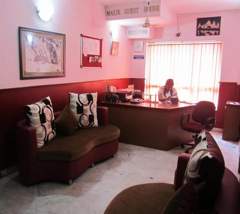 Malik Guest House Vacation rental in Kolkata