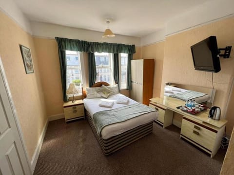 OYO Belvedere Guest House Vacation rental in Great Yarmouth