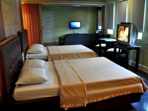 Jardin de Rosal Hotel Vacation rental in Makati