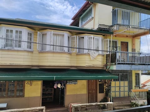 Grandma's Yellow House Alojamiento y desayuno in Cordillera Administrative Region