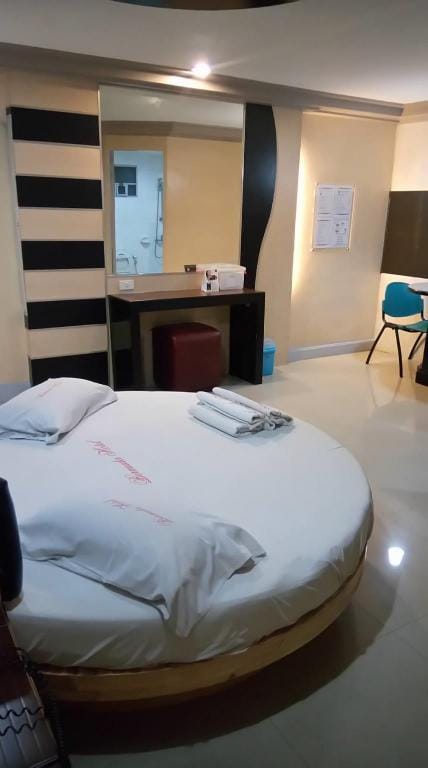 Bermuda Hotel Vacation rental in Mandaluyong