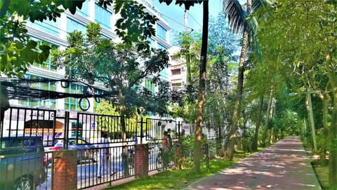 Hotel Lake Castle - Best of Diplomatic Zone Hotel in Dhaka