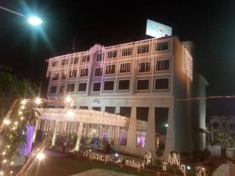 Hotel Saffron Kiran Hotel in Noida