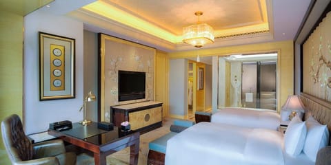 Wanda Reign Wuhan Hotel in Wuhan