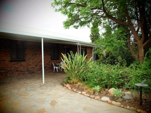 Capon Cottage Vacation rental in Broken Hill