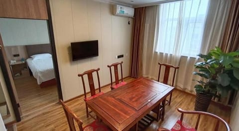 Greentree Inn Beijing Fangshan Liangxiang Suzhuang Express Hotel Vacation rental in Beijing