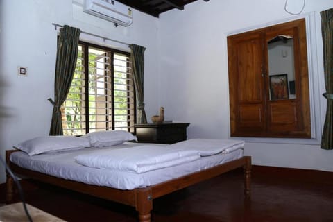 Aqualillies Water Front Heritage Homestay Vacation rental in Kottayam