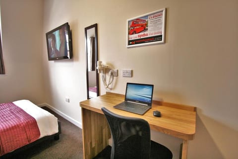 Central Hotel Gloucester by RoomsBooked Vacation rental in Gloucester