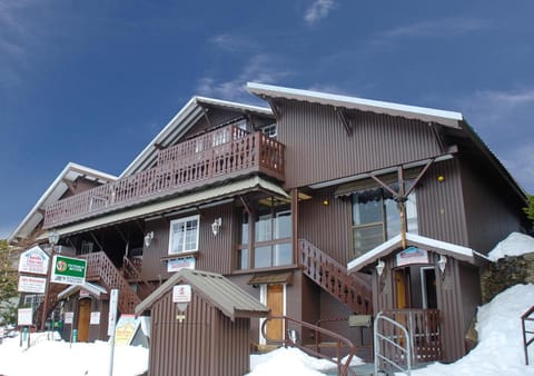 Karelia Alpine Lodge Vacation rental in Falls Creek