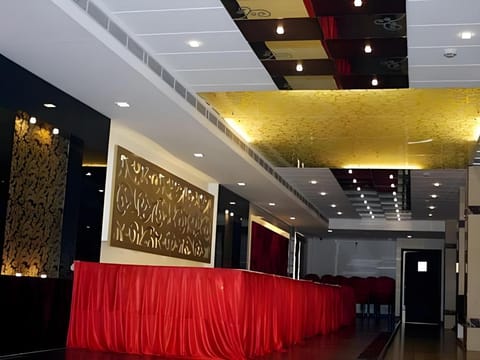 Hotel Golden Sky Vacation rental in Lucknow