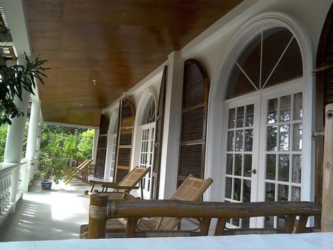 Villa D'enghien Alojamiento y desayuno in Boracay