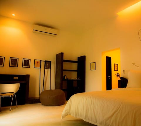 Arthur & Paul (Men Only Hotel) Bed and Breakfast in Phnom Penh Province