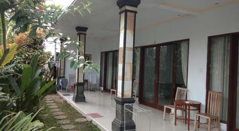 The Wina Echo Beach Guest House Vacation rental in North Kuta