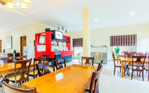 Puri Bernadi Guest House Vacation rental in Lembang