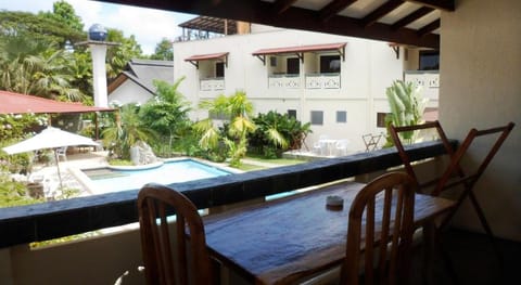 TipTop Hotel, Resto and Delishop Vacation rental in Panglao