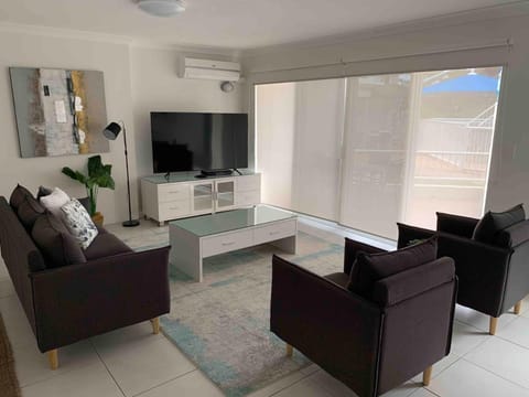 Le Beach Apartments Vacation rental in Burleigh Heads