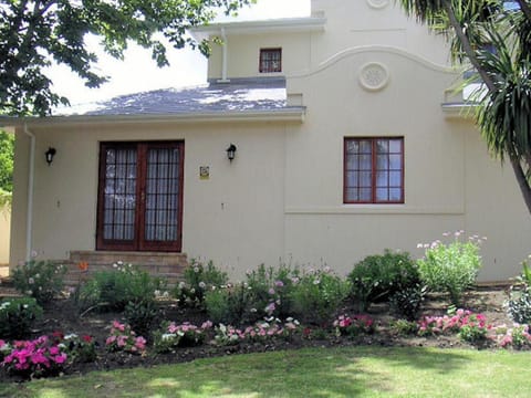 Palm House Luxury Guest House Bed and Breakfast in Cape Town