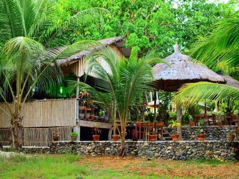 Toris Backpackers Paradise Vacation rental in Siquijor