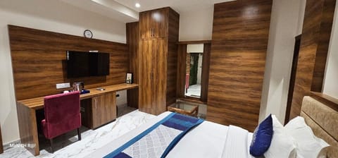 HOTEL SILVER STONE Vacation rental in Ludhiana