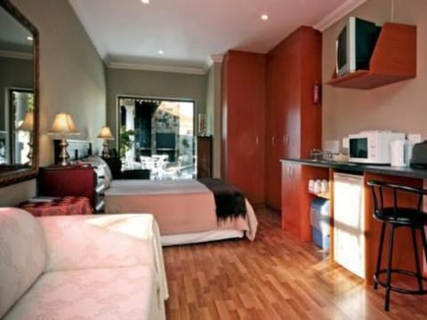 A Smart Stay Self catering Apartments Condo in Cape Town