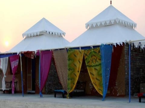 Lakhamana Desert Camp Hotel Luxury tent in Sindh