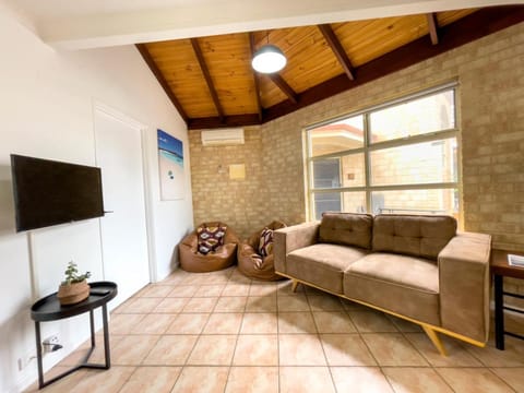 Yot Spot Apartments Vacation rental in Esperance