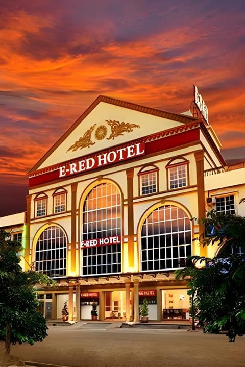 E-Red Hotel Bandar Perda Vacation rental in Penang