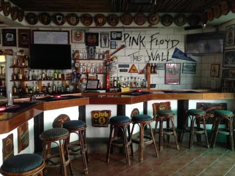 Harleys Pub And Hotel Vacation rental in Olongapo