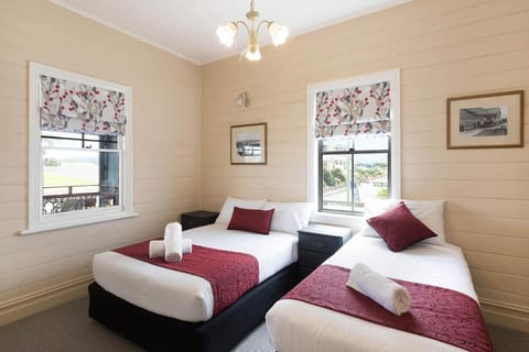 Heritage House Motel & Units Vacation rental in Eden