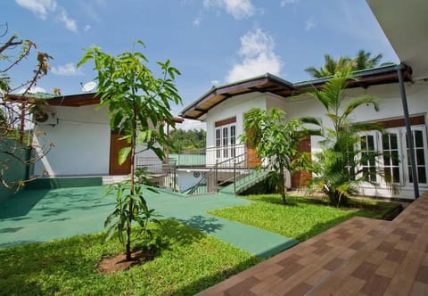 Kandy Riverside Villa Vacation rental in Gangawatakorale