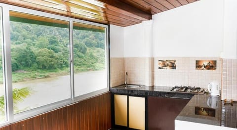 Kandy Riverside Villa Vacation rental in Gangawatakorale