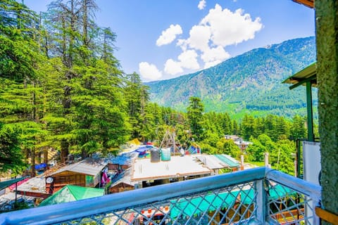 FabHotel The Valerian Vacation rental in Manali