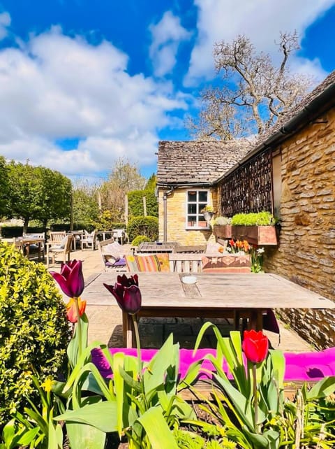 The White Horse Inn Vacation rental in West Oxfordshire District