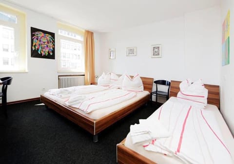 Hotel Goldener Hahn Vacation rental in Duisburg