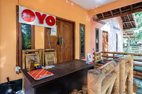 OYO 1259 Kuta Garden Homestay Hotel in Pujut
