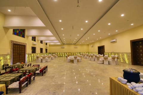 Lilypool - The Heritage Jalmahal Hotel in Jaipur