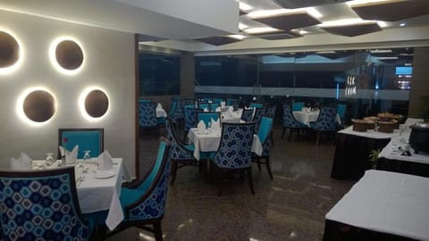 Seven Hills Tower Hotel in Agra