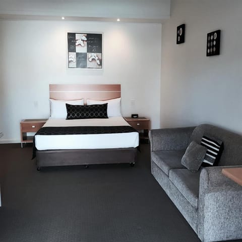 Burkes Hotel Motel Vacation rental in Yarrawonga