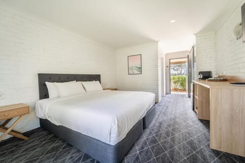 Lakeview Hotel Motel Vacation rental in Wollongong