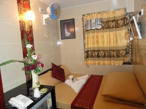 Dhillon Hotel -Guest House HK Bed and Breakfast in Hong Kong