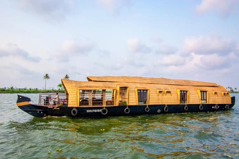 Marvel Cruise Vacation rental in Alappuzha