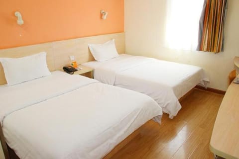 7Days Inn Wuhan Zhuankou Development Zone Jianghan University Hotel in Wuhan