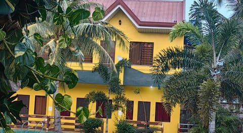 Lagnasons Place Vacation rental in Oslob