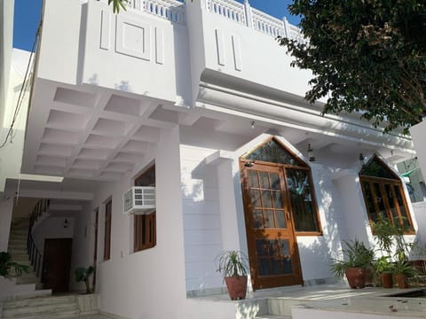 The Karauli Villa by Le Pension Stays Hostal in Jaipur