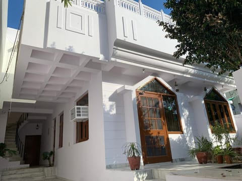 The Karauli Villa by Le Pension Stays Ostello in Jaipur