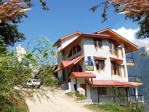 Mother Tree Cottage Manali Vacation rental in Manali